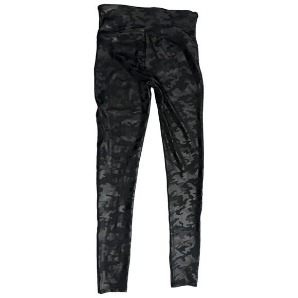 SPANX Faux Leather Camo Leggings Black Size Medium - Picture 2 of 5
